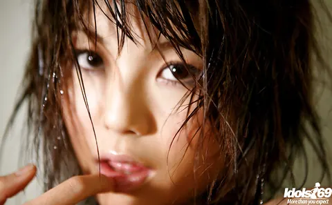 Azumi Harusaki: Petite Japanese Brunette Shows Her Hairy Pussy in the Bathroom – photo 2 of 16