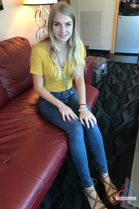 Hanna Hawthorne: Slim Blonde Amateur Takes a Creampie in Bed – photo 6 of 20