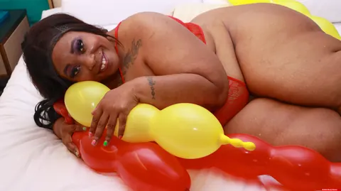 Mature Ebony BBW Spreads Her Pussy in Lingerie – photo 11 of 12