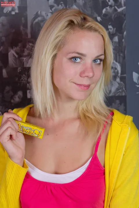 Ella Jephson: Blonde with Small Natural Tits Strips Naked and Spreads Her Shaved Pussy – photo 1 of 21