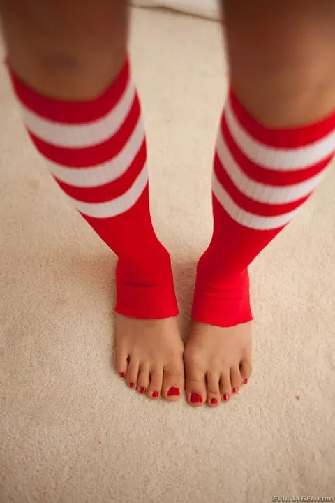 Sara Luvv: Brunette Latina in Panties and Socks Spreads and Shows Her Feet – photo 4 of 20