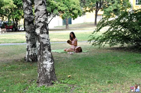 Eva Strauss: Slim Amateur Brunette Gives a Blowjob and Handjob Outdoors – photo 1 of 20