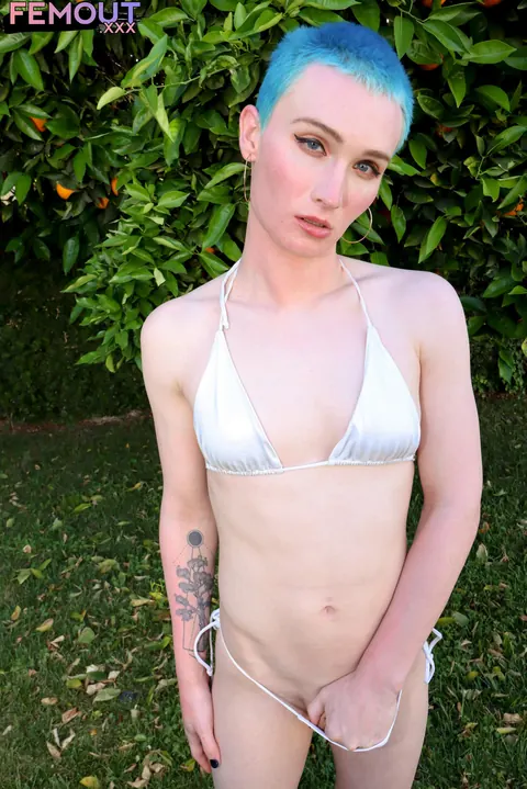 Thick Trans Woman in a Bikini Strokes Her Cock to Cum – photo 4 of 16