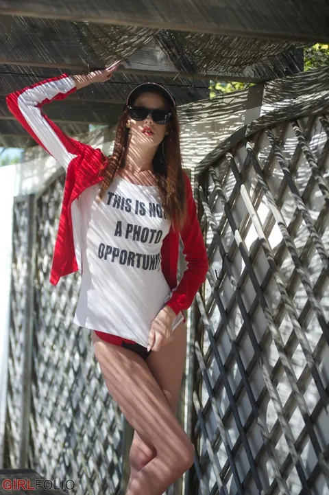Melissa Tongue: Slim British Brunette Strips Off Her Bikini Bottom on the Beach in Glasses – photo 11 of 12