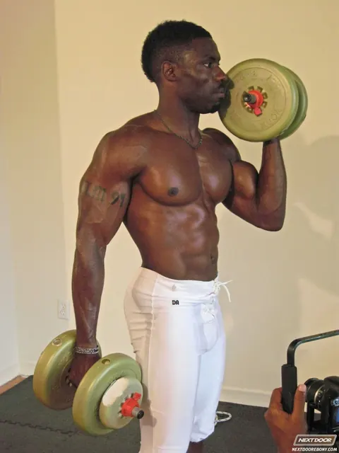 Athletic Guy Uses a Dildo in the Gym After His Workout – photo 5 of 20