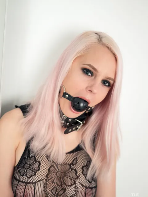Blonde Joins a Partner for Bondage and Pussy Licking – photo 4 of 21