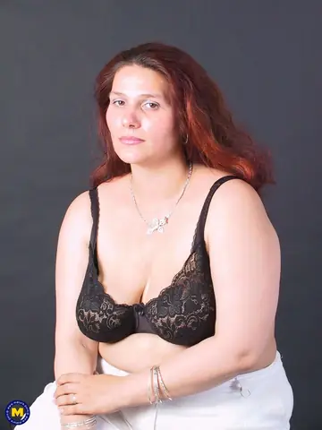 Mature European BBW Bares Her Big Natural Tits