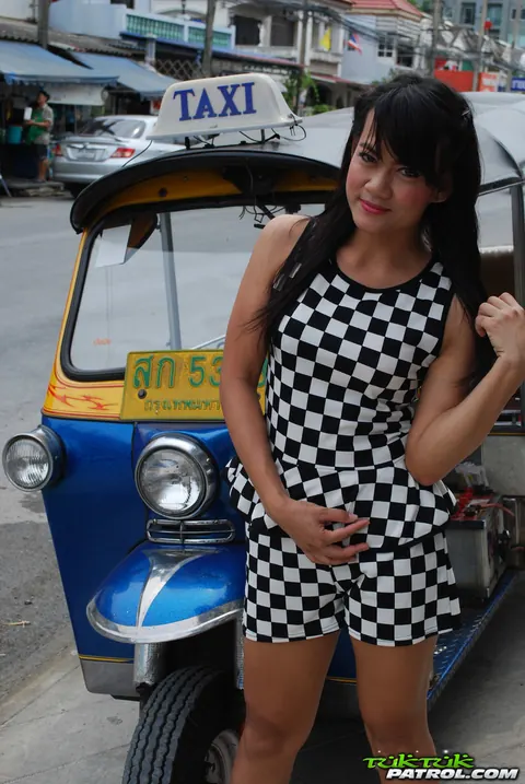 Thai Woman Undresses and Poses Nude for the Camera – photo 6 of 17