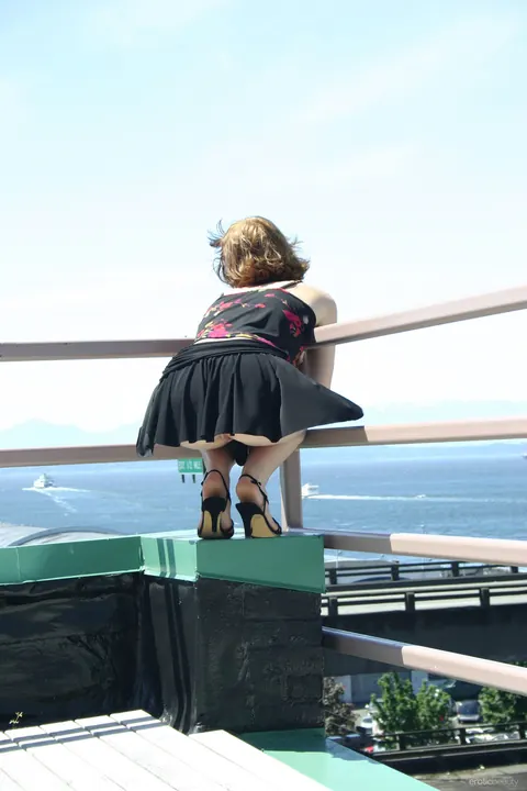 Pale Redhead PAWG in a Skirt Spreads Her Legs Outdoors – photo 3 of 21