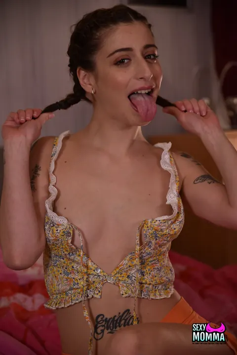 Lily Veroni: Two Thick MILFs in Stockings Share a Cock for Anal Threesome – photo 3 of 21