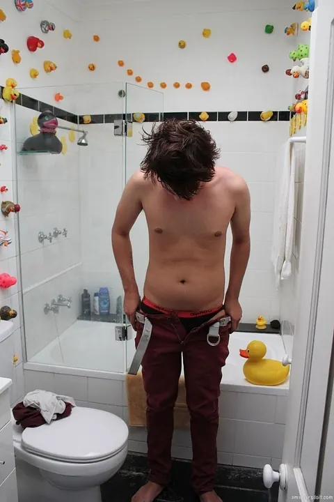 Man Strips Nude and Shows Off in the Bathroom – photo 8 of 21