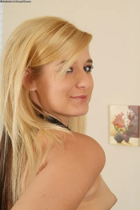 Thick Blonde Lifts Her Skirt and Spreads Her Shaved Pussy – photo 7 of 21