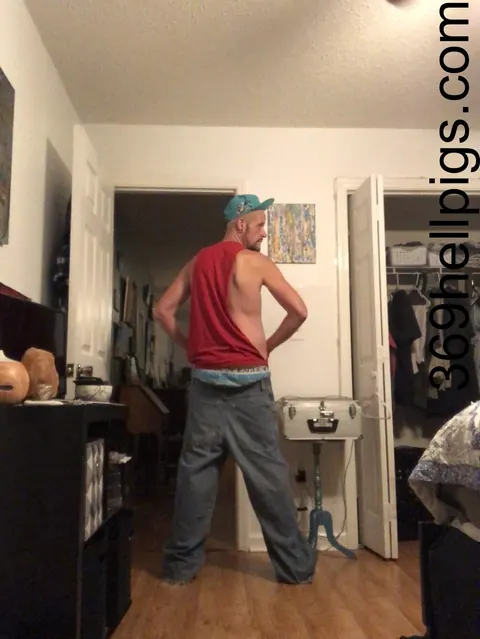 Mature Man Stands Nude and Turns to Show His Body – photo 12 of 15