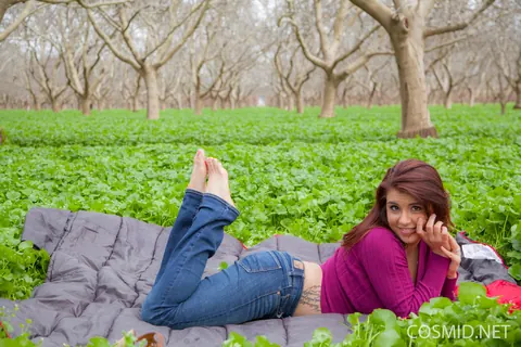 Aubrey Chase: Redhead BBW in Jeans Shows Her Big Tits Outdoors – photo 3 of 16