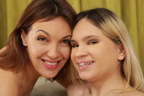 Gina Monelli: Blonde Czech MILF and Brunette Russian Share Piss Kisses – photo 21 of 21