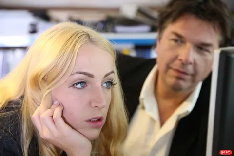 Liz Rainbow: Blonde German Secretary Gives a Handjob at Her Desk – photo 3 of 15