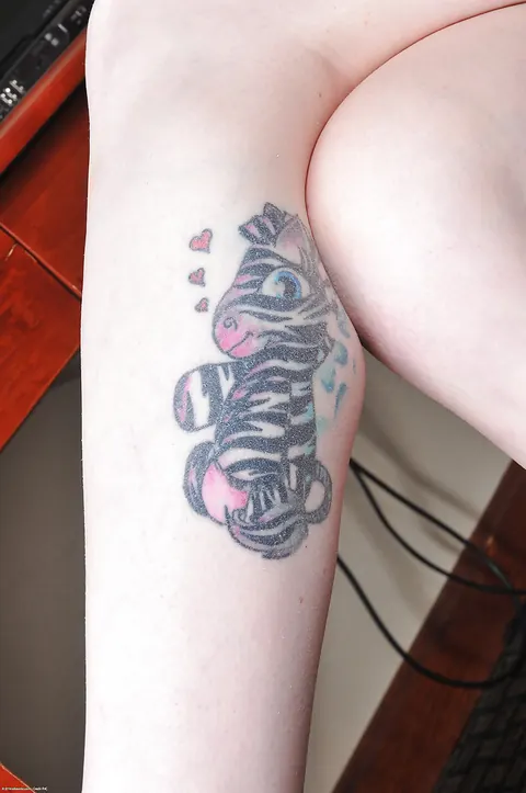 Tattooed PAWG Strips Out of Her Skirt – photo 3 of 16