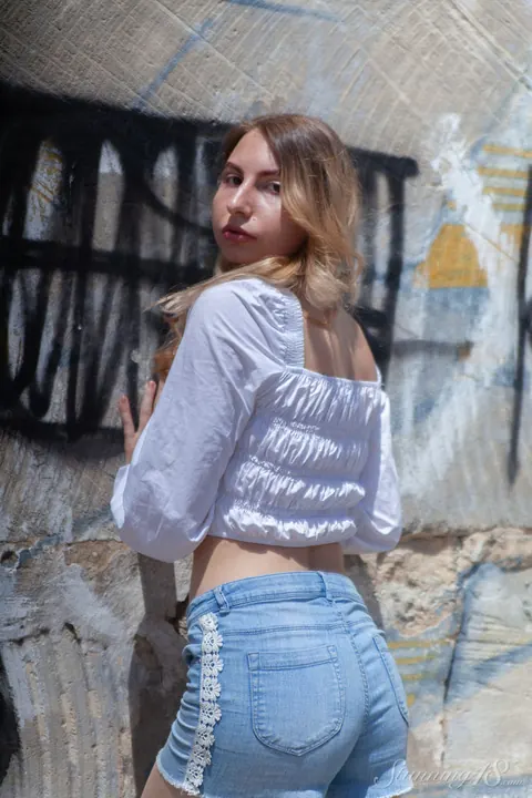 European Babe in Shorts Pulls Them Aside and Spreads Her Ass – photo 2 of 16