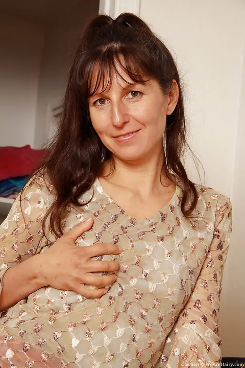 Thick Mature Woman in a Skirt Pulls Panties Aside and Spreads Her Hairy Pussy – photo 1 of 16