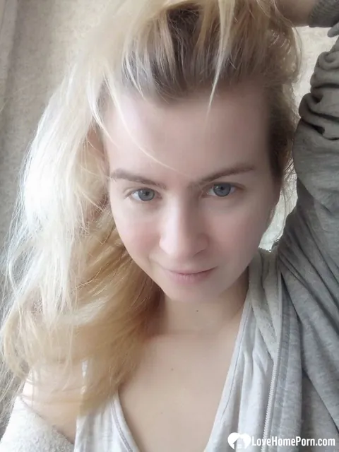 Skinny Blonde Strips Nude to Show Off Her Body – photo 12 of 20