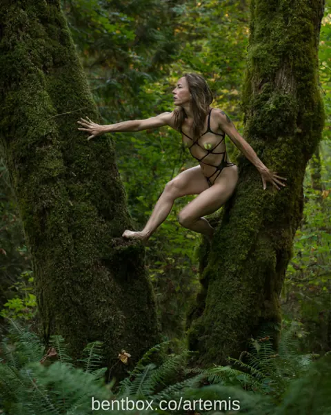 Brunette PAWG Poses Nude on the Beach and in the Forest – photo 4 of 16