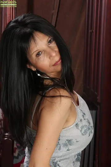 European MILF in Stockings and Heels Spreads Her Shaved Pussy