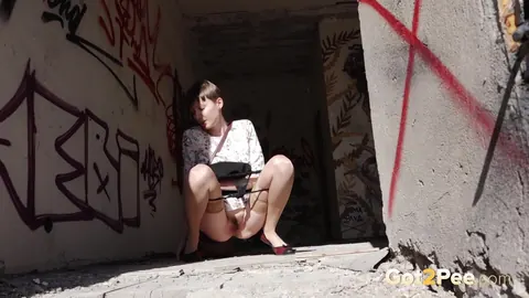 Short-Haired Woman in Stockings Squats to Piss Outdoors – photo 5 of 15
