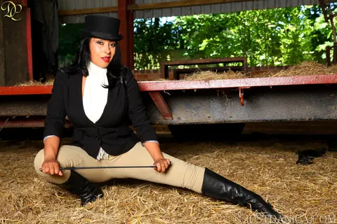 Danica Collins: Ebony MILF Fucks Outdoors in Boots on a Farm – photo 3 of 12
