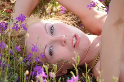 Woman Undresses and Bares Her Hairy Bush for the Camera – photo 7 of 21