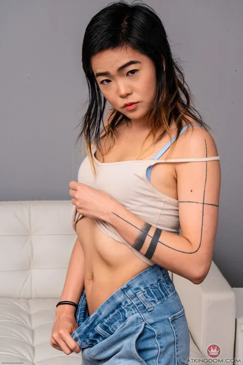 Roxane Lee: Tattooed Asian Babe Shows Her Small Tits – photo 2 of 21