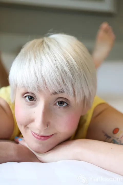 MOLLY DAE: Short-Haired Blonde Undresses and Reveals Her Tattooed Body – photo 6 of 18