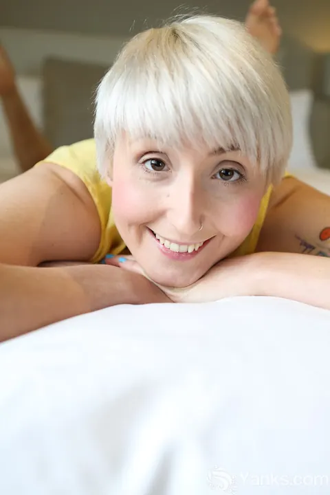 MOLLY DAE: Short-Haired Blonde Undresses and Reveals Her Tattooed Body – photo 7 of 18