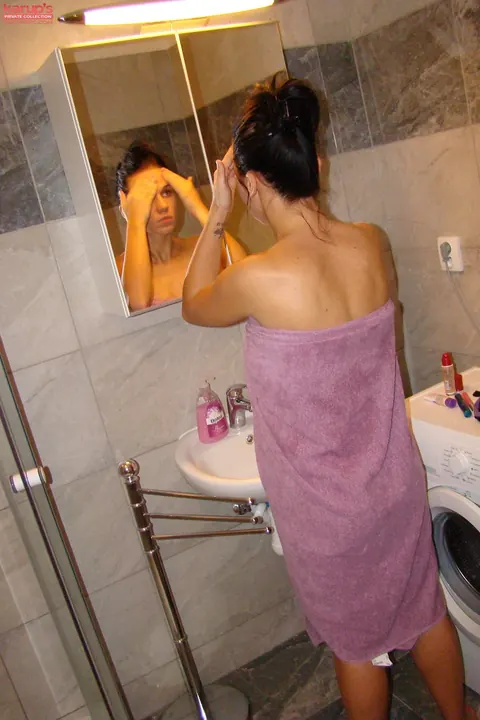 Denise Sky: Thick Brunette Shows Her Big Tits and Shaved Pussy in the Bathroom – photo 3 of 20