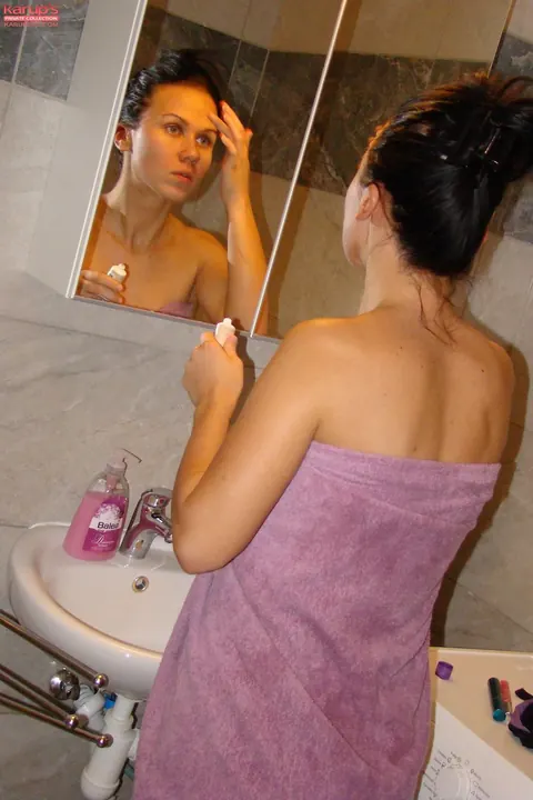 Denise Sky: Thick Brunette Shows Her Big Tits and Shaved Pussy in the Bathroom – photo 1 of 20