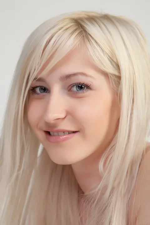Janelle B: Blonde Spreads Her Legs to Show Her Pussy – photo 9 of 18