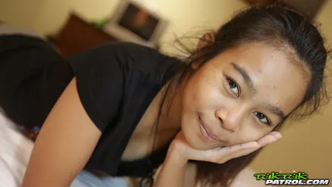 Thai Woman Gives a Handjob and Gets Fucked – photo 10 of 20