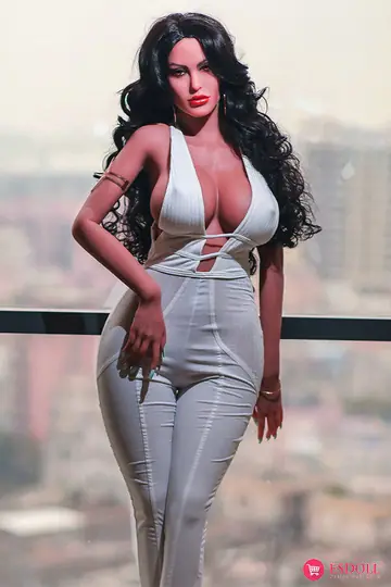 Tall Black-Haired Woman Reveals Her Big Tits