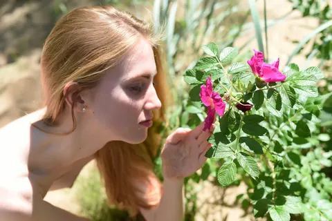 Lena Flora: Pale Blonde Poses Nude Outdoors Showing Her Big Ass – photo 19 of 21