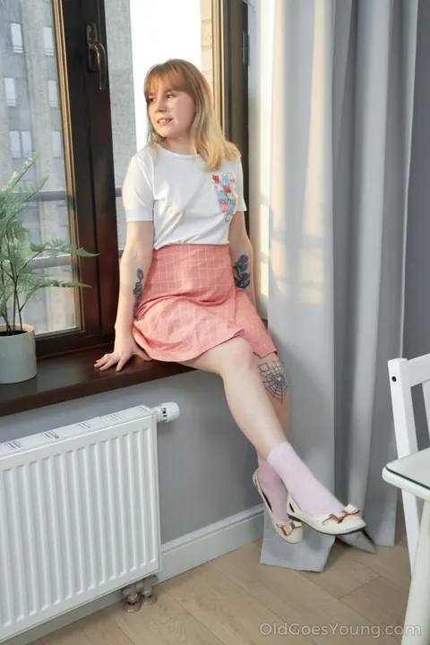 European PAWG Sucks Cock and Gets Pounded Hard – photo 3 of 21