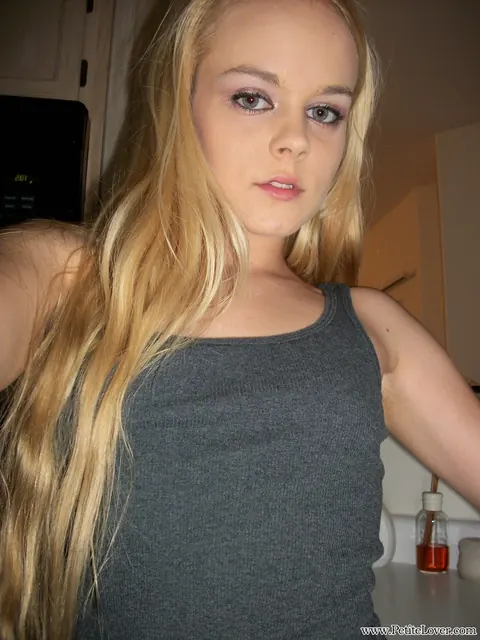 Bridgette Skies: Slim Blonde Shows Her Natural Tits and Pussy in the Kitchen Selfies – photo 2 of 16