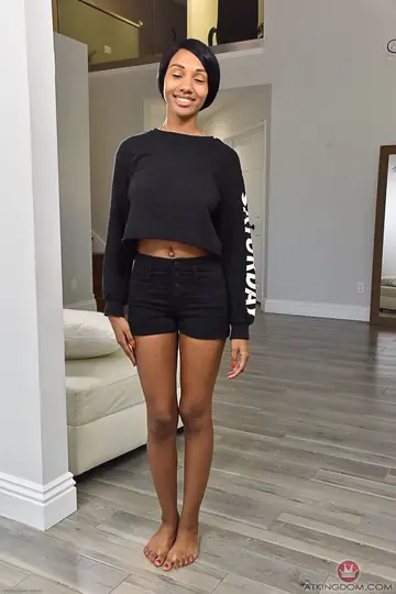 Ebony Brunette Spreads Her Pussy Wide