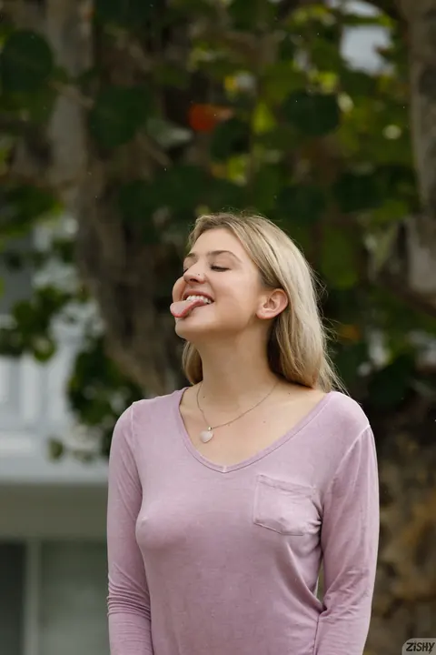 Serena Avery: Blonde in a Dress and Heels Flashes Her Tits Outdoors – photo 2 of 13