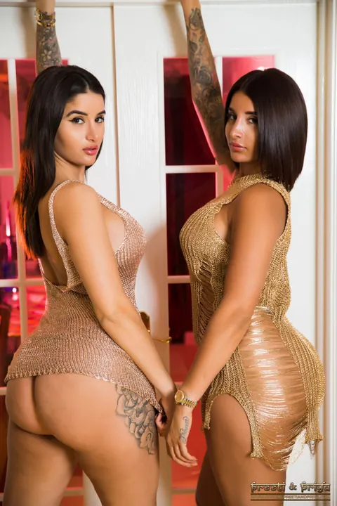 Indian Brunette with Big Tits Strips Out of Her Dress – photo 4 of 16