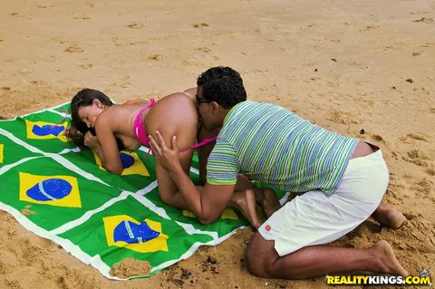 Adryanna Duarte: Tanned Latina MILF in a Bikini Takes Anal on the Beach – photo 3 of 16