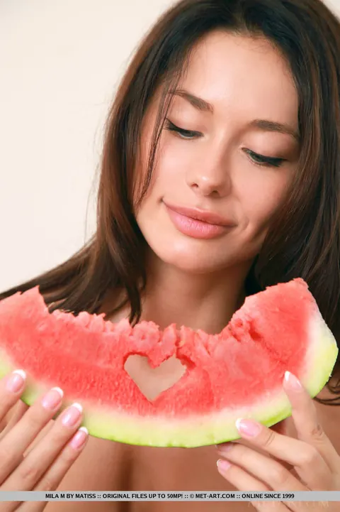 PAWG Brunette in High Heels Shows Her Tits and Ass with Watermelon – photo 9 of 18