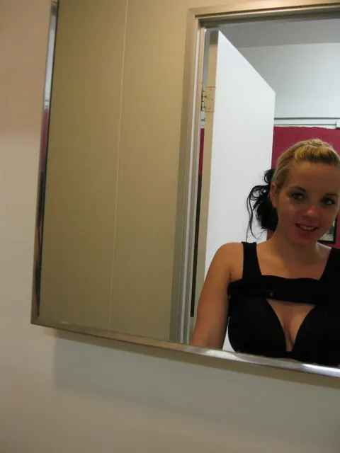 PAWG with Pierced Nipples Takes Mirror Selfies Spreading Wide – photo 10 of 21