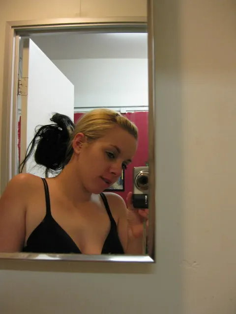 PAWG with Pierced Nipples Takes Mirror Selfies Spreading Wide – photo 11 of 21