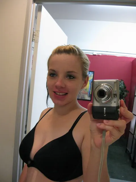PAWG with Pierced Nipples Takes Mirror Selfies Spreading Wide – photo 12 of 21