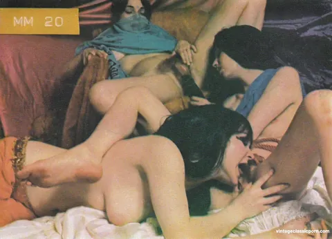 Woman Kisses Black Man Before Interracial Sex – photo 17 of 20