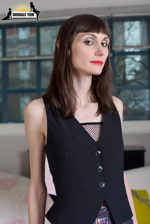 Slim Trans Woman Poses in Pantyhose and Panties – photo 1 of 16